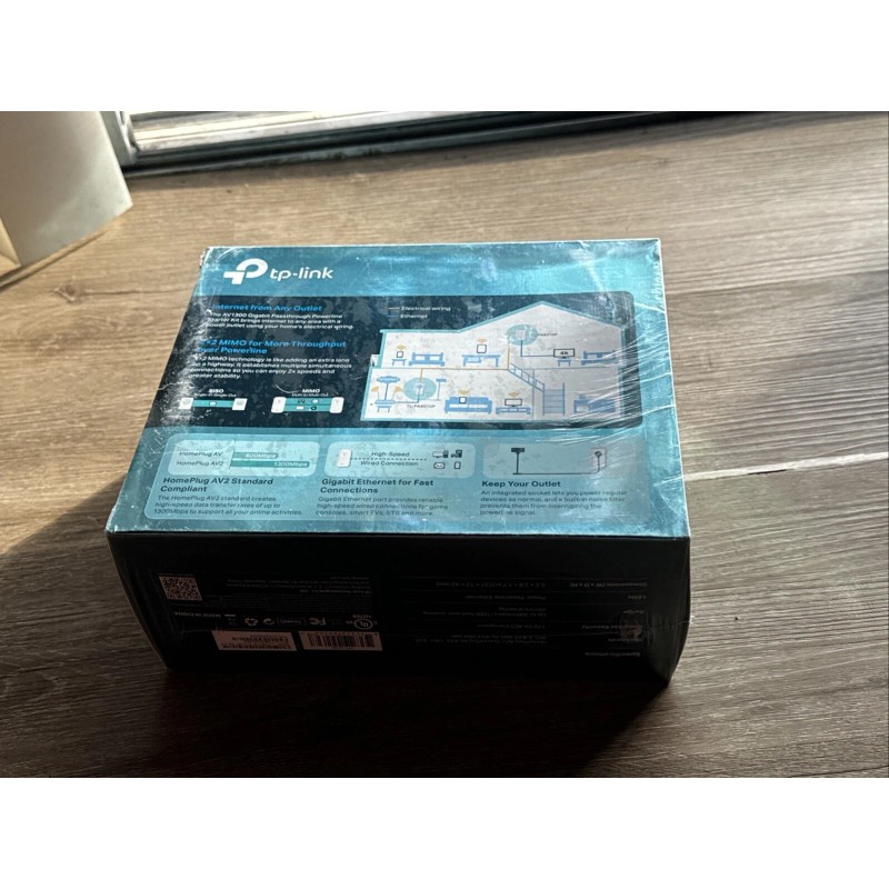 TP-Link TL-PA8010P KIT AV1300 Gigabit Passthrough Powerline Adapter Starter Kit