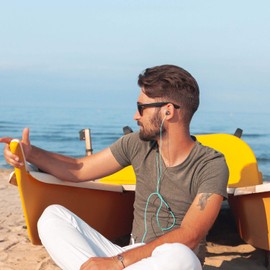 LUDOS Clamor Kopfhörer In Ear - Wired Ohrhörer mit Kabel und Mikrofon, 5 Jahre Garantie, Bass, Premium-Audioqualität, Neuartiger Memory Foam, Verstärktes Kabel, Headphones mit Lautstärkeregler