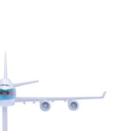 Bswath Model Airplane 1:400 Scale Model Cathay Pacific B747 Model Plane Metal Plane Model Die-cast Alloy Airplanes for Gift and Collection