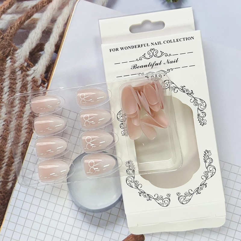 Gloss & Go 24 Reusable Artificial Fake Nail Set| Light