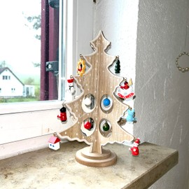 Small Wooden Christmas Tree with Wooden Tree Hanger Height 25 cm - Small Wooden Christmas Tree with Tree Decoration - Small Wooden Christmas Tree with Pendant