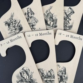 Luck and Luck Baby Wardrobe Dividers, Clothes Divider, 7 pcs, Wood Organizer from Newborn to 24 Months, Easily Organize Your Little Girls or Boys Room