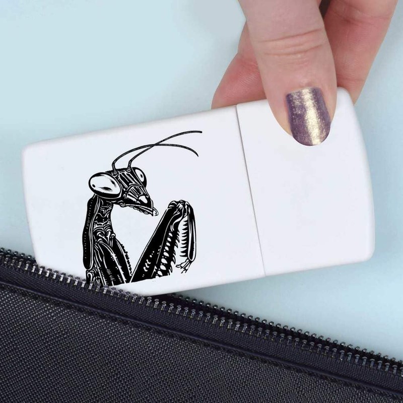 'Praying Mantis Side Profile' Pill Box with Tablet Splitter (PI00027994)