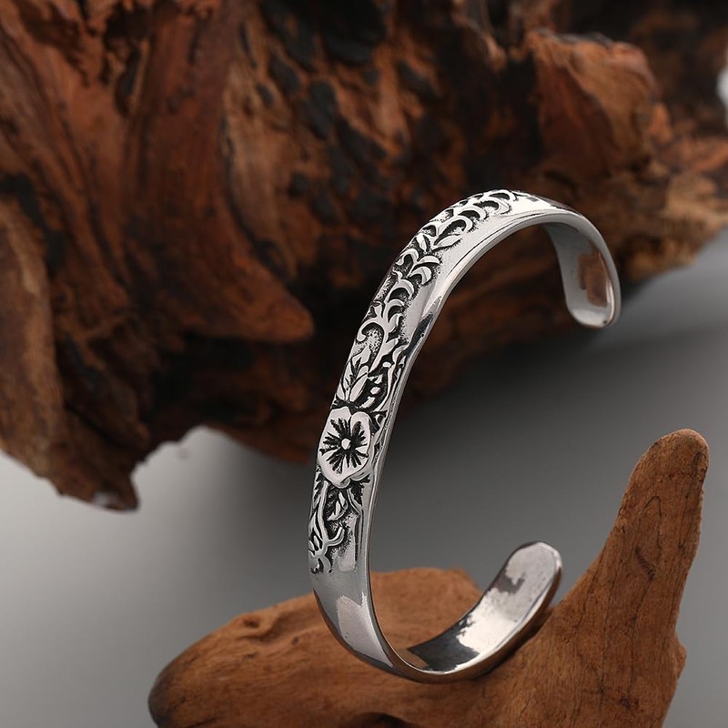 NIGHTCRUZ Vintage Repousse Flower Bangle, Flower Blossom Cuff Bracelet Stainless