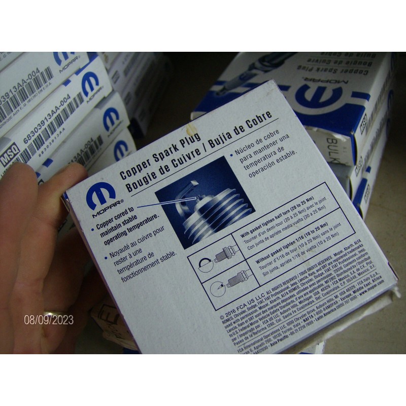 Mopar GENUINE MOPAR 68303920AA SPARK PLUGS SET OF 4 PLUGS