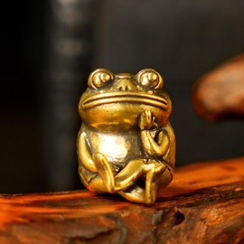 Retro Brass Frog Statue - Solid Heavy-Duty Handcrafted Figurine in Cross-Legged Thinking Pose, Vintage Home & Office Decor, Unique Collectible Art Gift for Book Lovers, Meditation & Zen Decor