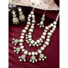 Aheli Gold Plated Green Kundan Studded Ethnic Choker Necklace Jhumka Earrings Maangtikka Set Traditional Fancy Jewellery Gift for Women
