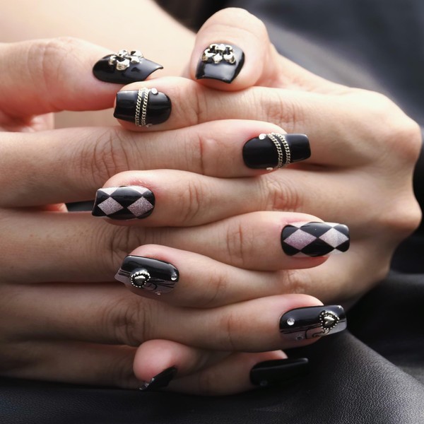 Chic Chit Press on Nails Saga: Joan of Arc, Handmade