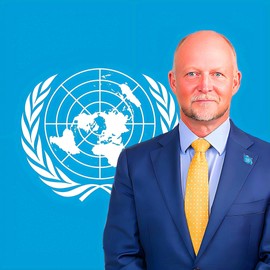 6/12/25/50/100 pieces small The United Nations Flag lapel pins badge bulk (12)