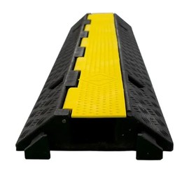 Rampa Protector Cable De Plastico Goma 1 Canal | Uso Rudo 98 * 26 * 6.5cm Negro J0303 | Seguridad Industrial para Eventos Tráfico Pesado y Obras