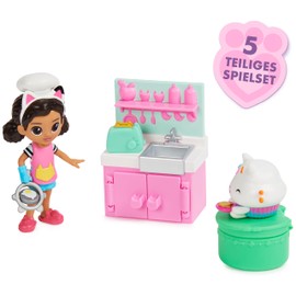 Gabby's Dollhouse Cat-tivity Lunch and Munch Kitchen Set with Gabby and Kuchi, Accessories, Surprise Box and Furniture, Suitable for Children from 3 Years