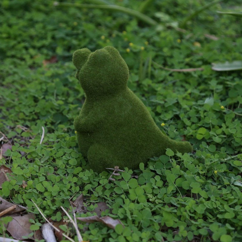 Flocked Animal Statue European Style Handcrafted Resin Simulation Moss Flocked