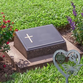Garden Memorial Plaque for Best Friend Garden Stakes Grave Markers Cemetery Weatherproof Inserted Yard Sign Heart Shaped With Butterfly Flower Ornament Memorial Plaques Signs Present