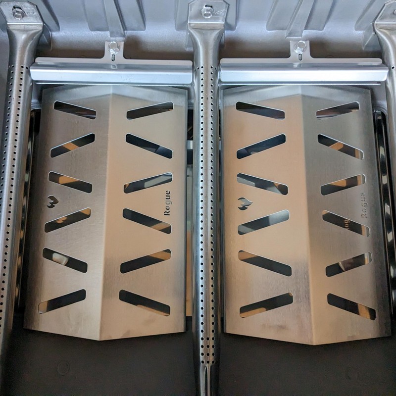 Grillrost.com Das Original Napoleon Rogue Heat Reflector - More Heat