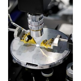 Wafer Silicon Art, Double Side Polished Uncut IC Si Wafer, Integrated Circuit Real Chip, Can Be Used As A Geek Toy, Gift, Viewing, Collection, Exhibition, Decoration Or Teaching, 5 in