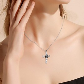 Butterfly/Chakra Hamsa Hand Urn Necklace/Owl/Hummingbird for Ashes 925 Sterling Silver Du bist immer in meinem Herz Hamsa Cremation Jewellery for Women, Sterling silver, Not known.