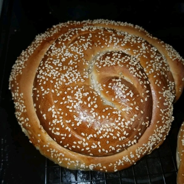 Rosh Hashana & Shabbat Spelt Egg Challah With Crumb Toppings