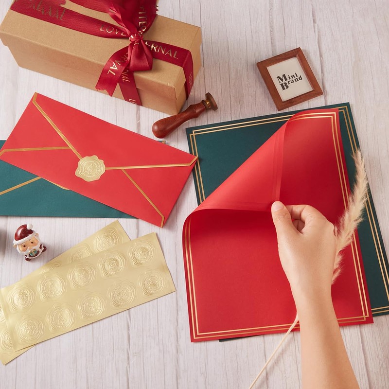 50 Pack Christmas Stationery Set with Envelopes, 8.5x11 Inches