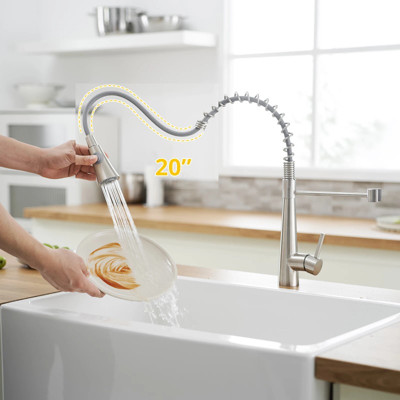 Modern Single Handle Kitchen Sink Faucet with Pull Out Sprayer