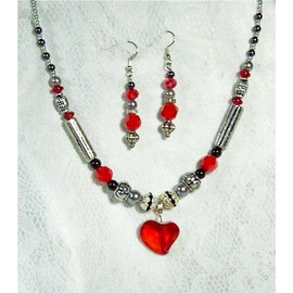 CYNTHIA LYNN SELECT "HEART ON FIRE" GLASS BEADED HEART NECKLACE EARRINGS SET