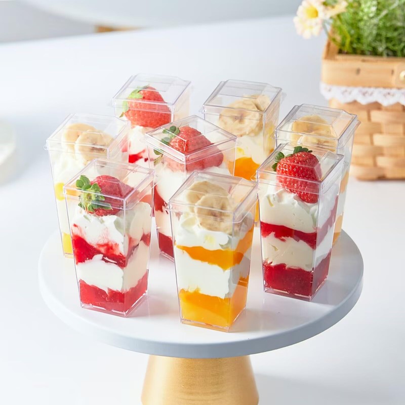 Qeirudu 3 oz Mini Dessert Cups with Lids and Spoons,