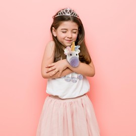 Leisure Arts - Kit de ganchillo de animales para amigos de ganchillo, unicornio, 8 pulgadas, kit completo de ganchillo, kit de inicio de animales para todas las edades, incluye instrucciones, kits de