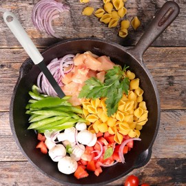 FACKELMANN Servierlöffel 32 cm ARCADALINA, Servierkelle mit Funktionsteil aus Kunststoff für beschichtete Töpfe und Pfannen Farbe: Schwarz/Weiß), Menge: 1 Stück