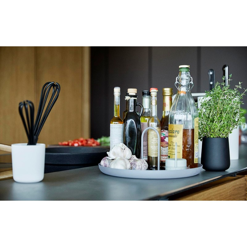 Zone Denmark Singles 30cm Diameter Round Tray with Handle Black