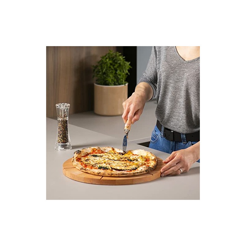 Bisetti Beech Wood Pizza Cutting Board with Cutter