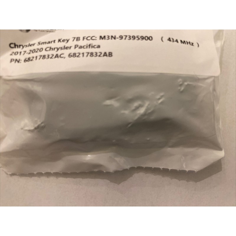 Chrysler NEW OEM 17-20 CHRYSLER PACIFICA, Voyager 20- 21 REMOTE