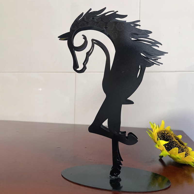 Rustic Horse Sculpture Modern Statue Metal Art Waterproof Horse Statue