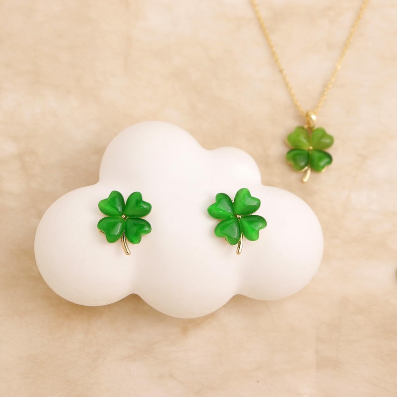 Frigotine St Patricks Day Green Shamrock Stud Earrings for Women,