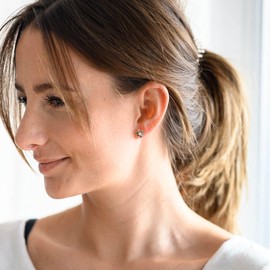 MATERIA by Matthias Wagner Flower Earrings Silver 925 – Mother of Pearl Stud Earrings for Women, Sterling Silver, Abalone