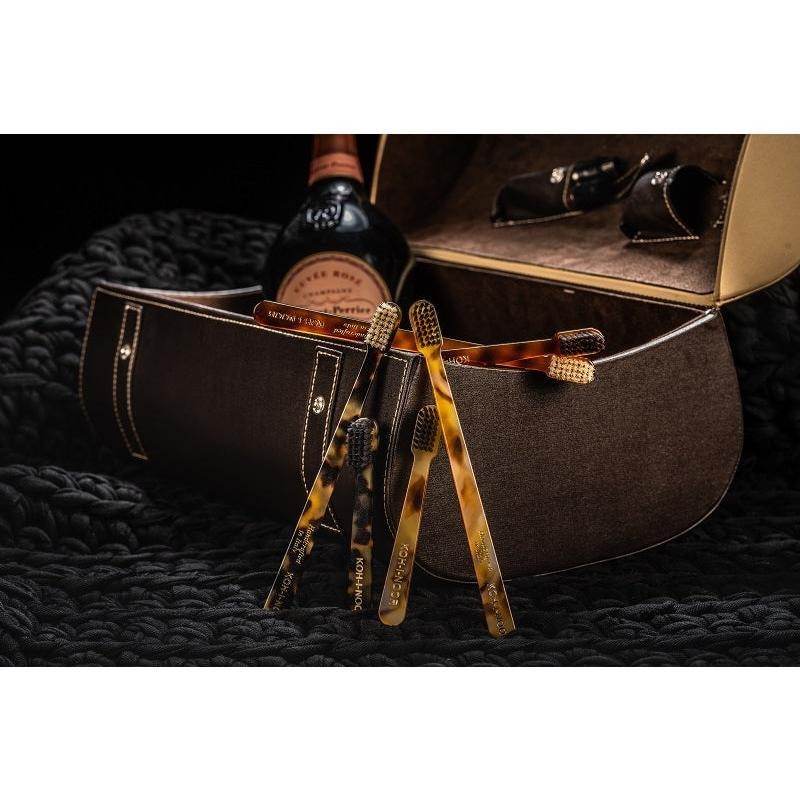 Coccola Toothbrush with Natural Bristles - Medium - Color: Classic