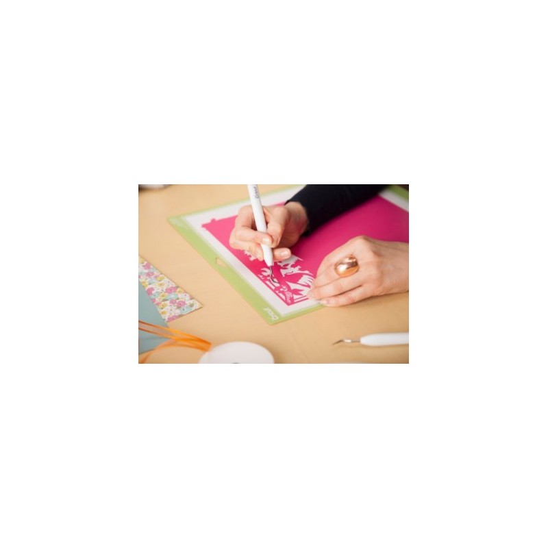 Cricut BrightPad Weeding Tool Kit