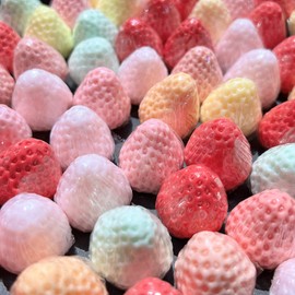 Strawberry Shape Scented Botanical Bath Soap Bar,6 PCS Multicolour Handmade Essential Oil Clean Toning Soap For Kids,Face Body Moisturizing Artisanal Soap with Blistering Net