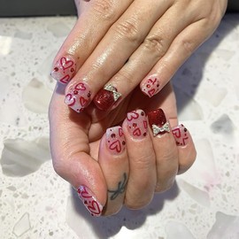 Valentine's Day Press on Nails Short Square Love Heart Rhinestones Bow Tie False Nails with Design French Fake Nails Charm Acrylic Nails Full Cover Coffin Artificial Nails, Glue on Nails for Women