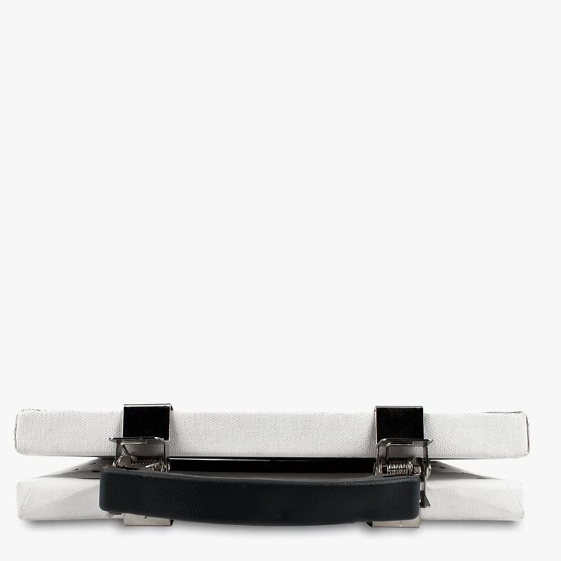 Studio Essentials : Canvas Carrier