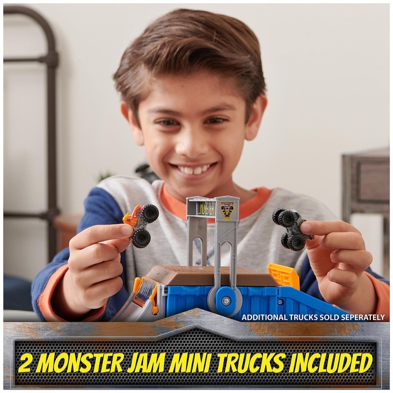Monster Jam Mini Freestyle Flip Arena Toy Set with 2