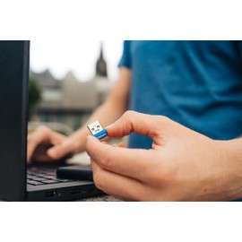 Verbatim 16GB Store 'n' Stay Nano USB 3.2 Gen 1 Flash Drive Snag-free Low Profile Thumb Drive - Blue