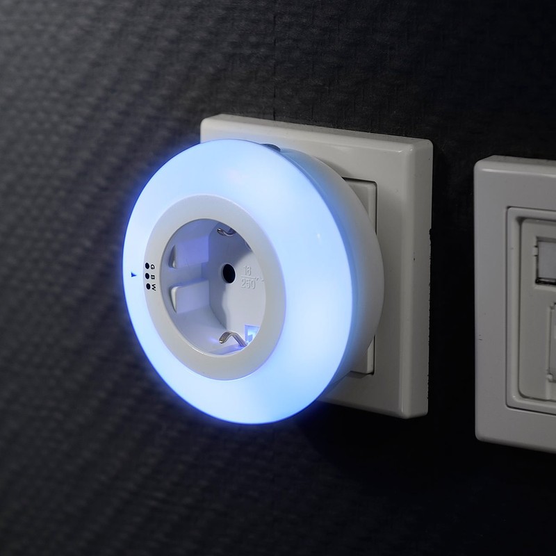 revolt Bedroom Night Light: LED Night Light with Twilight Sensor