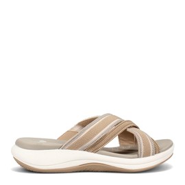 Clarks womens Mira Isle Slide Sandal, Sand Combi Textile, 9 Wide US