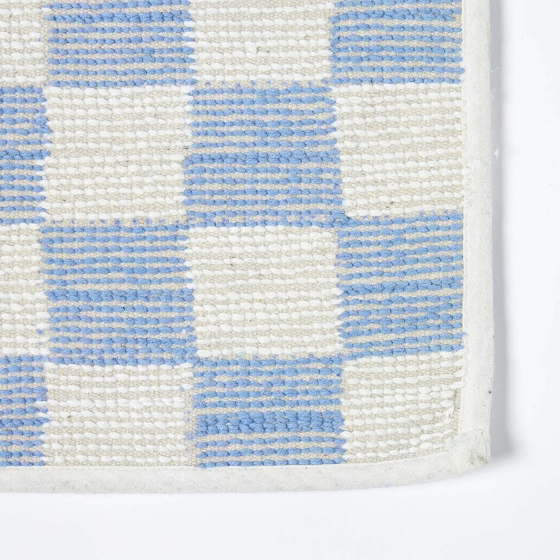 Homescapes Cotton Bath Mat Blue / White Checked Bath Mat