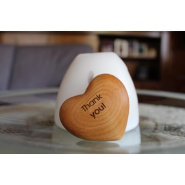 Thankgoods Sag's with Heart Worry Stone Wooden Heart Engraved 'Thank You' 6.5 x 5.5 cm