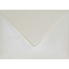 Netuno Envelopes Pearl Cream DIN B6 125 x 175 mm 120 g Aster Metallic Cream Elegant Mother of Pearl Gloss Envelopes Pearl Effect Metallic Shiny Wedding Envelopes Chic B6 Pack of 100