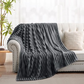 RUIKASI Soft Fleece Blanket Dark Grey Throws - Fluffy Warm Throw Blanket for Sofa Couch, Luxury Plus Ribbed Jacquard Bed Blanket Single Size, 130x150 cm