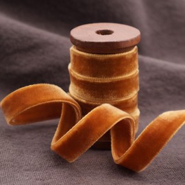 ZNZAKKA Double Face Velvet Ribbon Brown Velvet Ribbon for Gift Bouquet Wrapping Bow Making Party Christmas Decoration (5 Yards, 3/8 Inch)