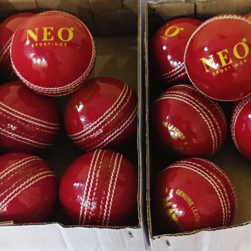 Neo Cricket Leather Ball, 2-Piece Construction, for T20 and 30-40