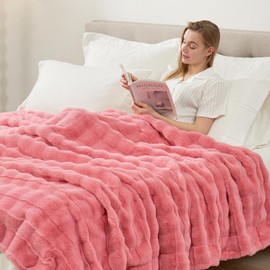 Cozy Bliss Fluffy Pink Queen Size Throw Blankets for Bed,Lightweight Cozy Soft Faux Fur Throw Blankets for Sofa Bedroom Living Room,90x90 Inches