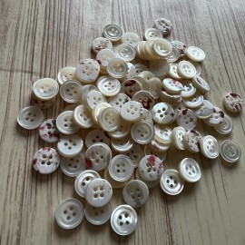 VINTAGE NOS BULK LOT 100 PCS Shell Buttons .5” Diameter (D1)